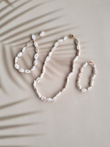 ACCESSORIES – Moni The Label