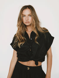Lea Linen Shorts ~ Black